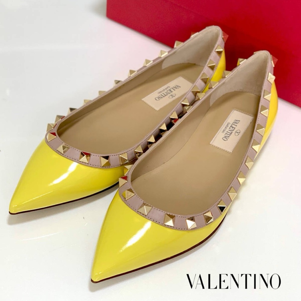 Valentino Garavani Valentino Rockstud Pointed Flats in Yellow Patent Leather